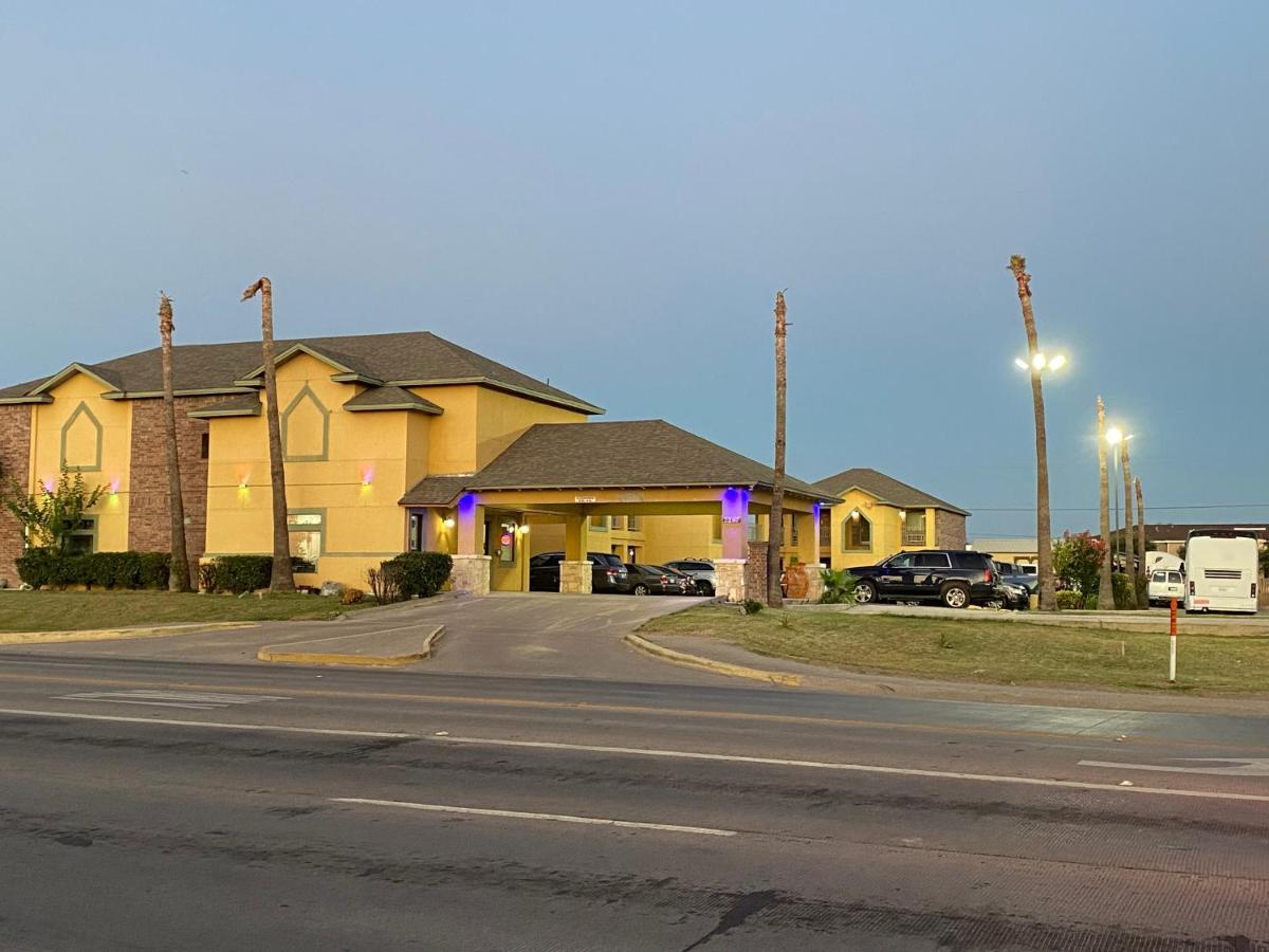 Country Hill Inn & Suite Eagle Pass Exteriör bild
