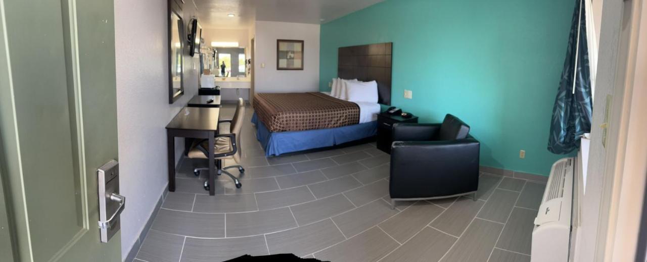Country Hill Inn & Suite Eagle Pass Exteriör bild