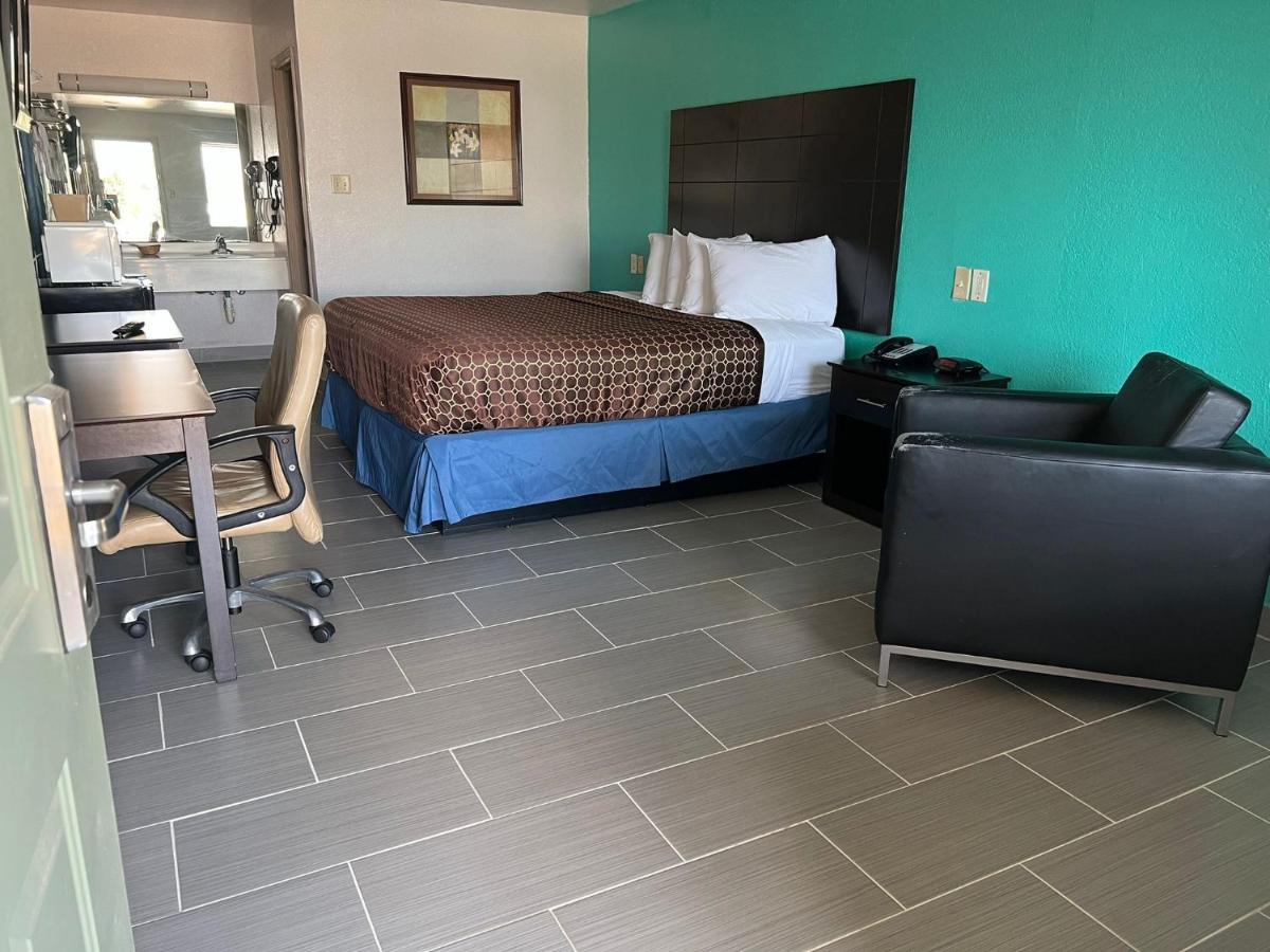 Country Hill Inn & Suite Eagle Pass Exteriör bild